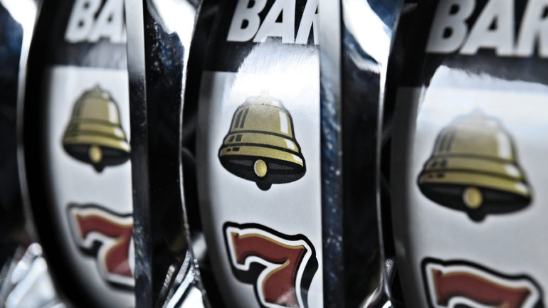 How Many Lines Should I Play on a Slot Machine?